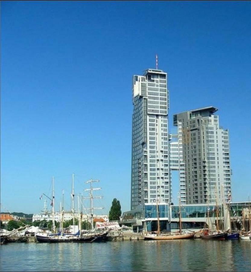 Apartament Sea Towers View กดิเนีย ภายนอก รูปภาพ